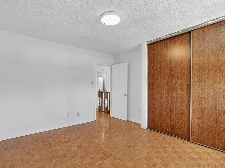 704 Brock St S #2 — Photo 6