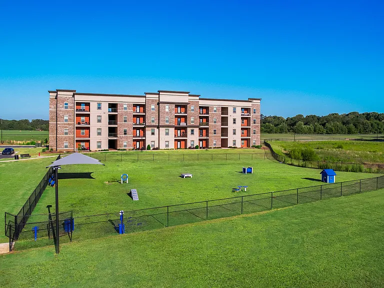 Joy Park Luxury Apartments — Photo 17