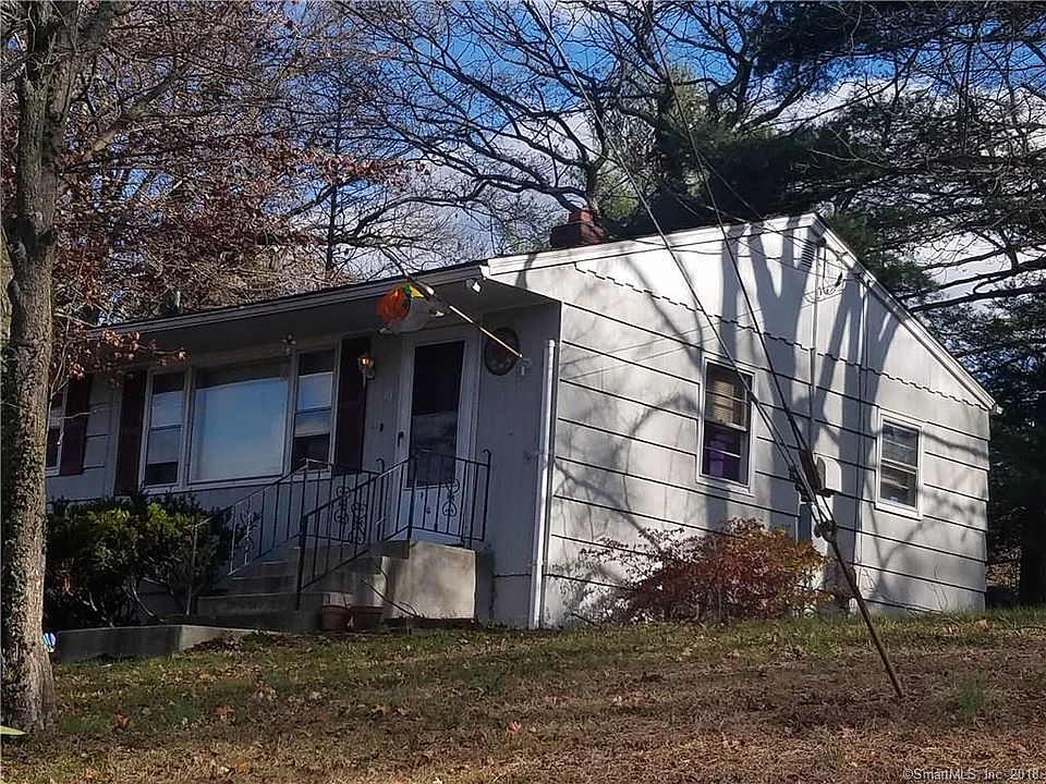 2nd image of 10 Robin Rd