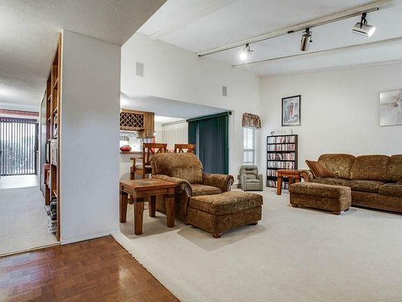 2nd image of 817 Grand Teton Dr