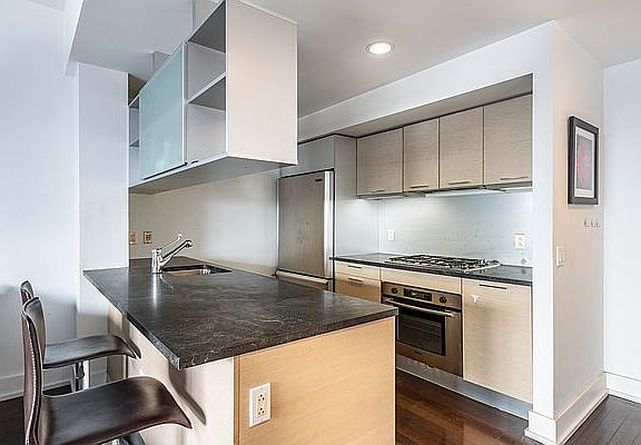3rd image of 350 W 42nd St APT 41F
