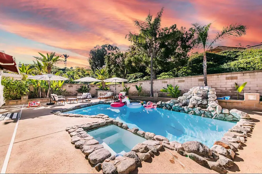 Calderas, Mission Viejo — Photo 1