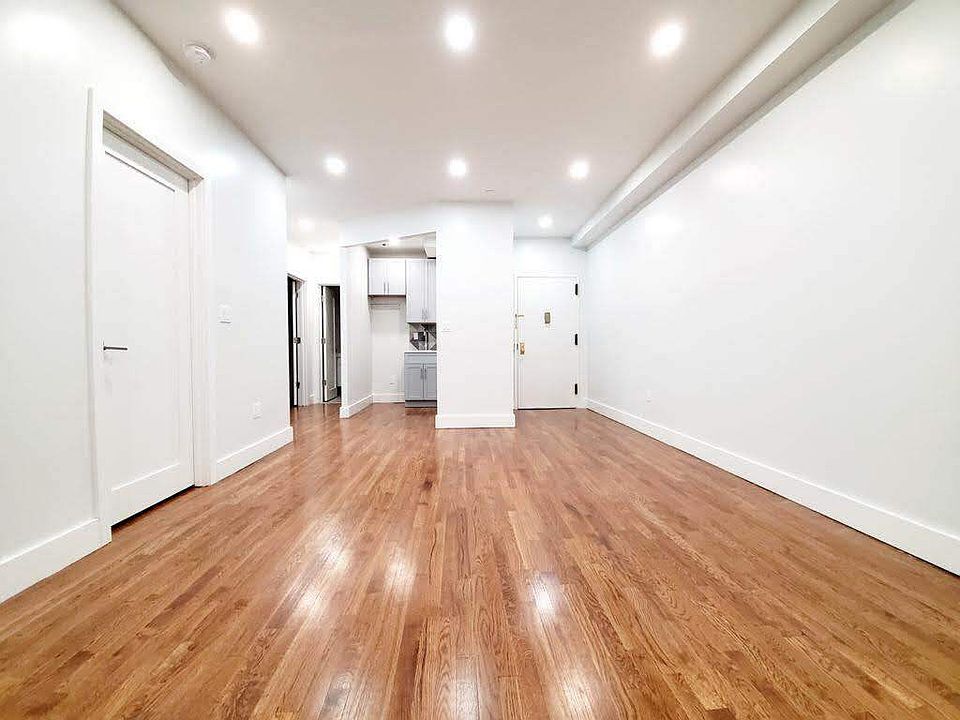 2nd image of 1882 Fulton St