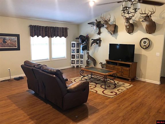 2nd image of 1004 Delwood Ln