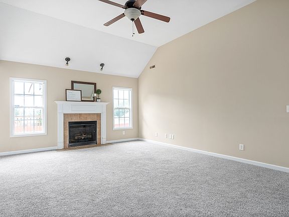 3rd image of 840 Mulberry Pl