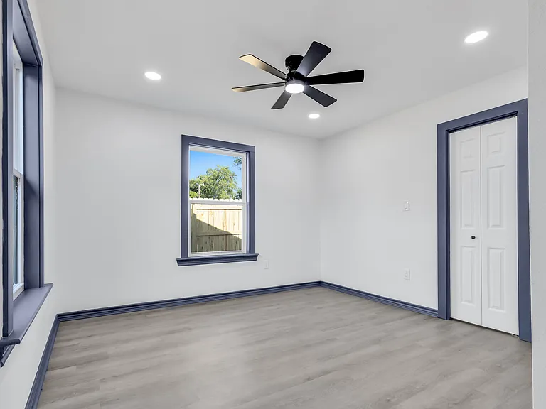 2 Maxwell St #B — Photo 2