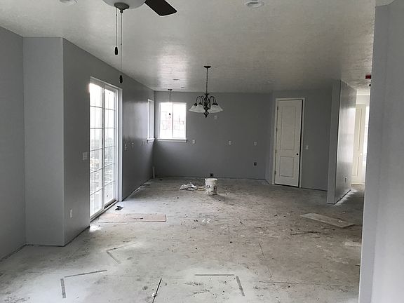 4th image of 1217 W 20 S #27