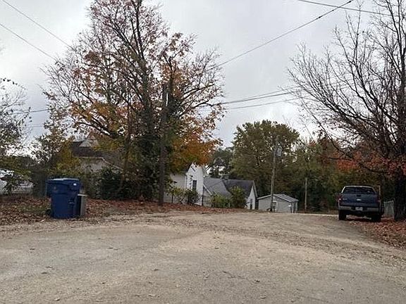 3rd image of 200 10th St