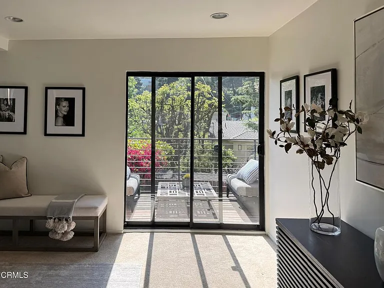 2107 Kress St — Photo 14