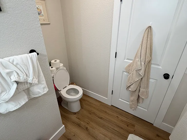 2558 W Village Ln — Photo 32