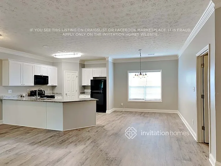 2015 Towne Park Dr — Photo 5