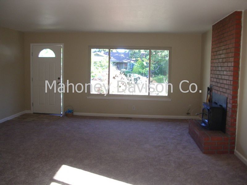 2nd image of 8519 Lakewood Ave