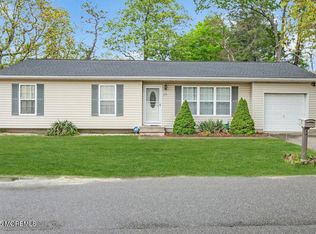 62 Walnut St, Beachwood, NJ