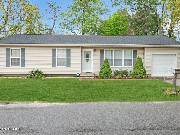 62 Walnut Street, Beachwood, NJ 08722