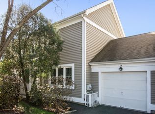 26 Brookridge Ct, Rye Brook, NY 10573