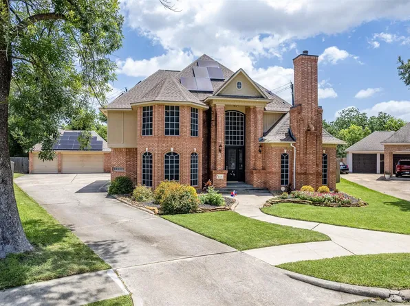 419 Oak Haven St, Baytown, TX 77520