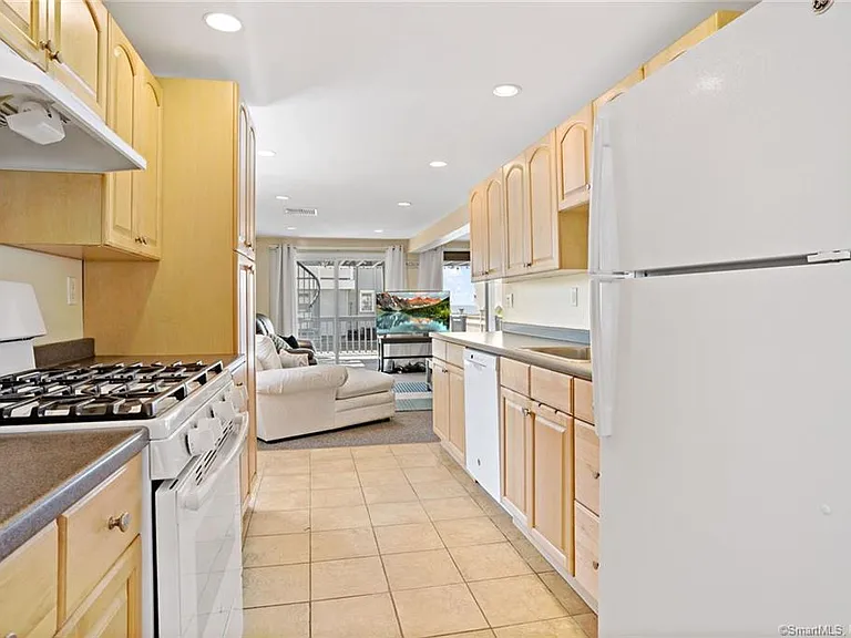 210 Broadway #210 — Photo 11