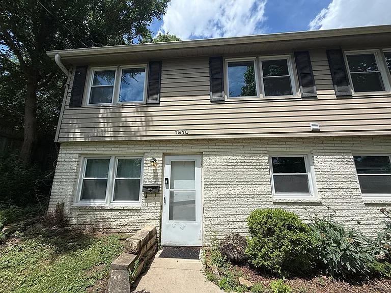 1810 High St — Photo 2