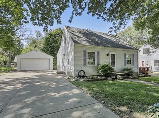 1301 Garden Ln, Champaign, IL