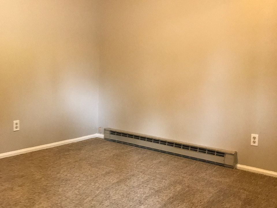 They are unfurnished units except for our model. Furniture in pictures are model or tenants.