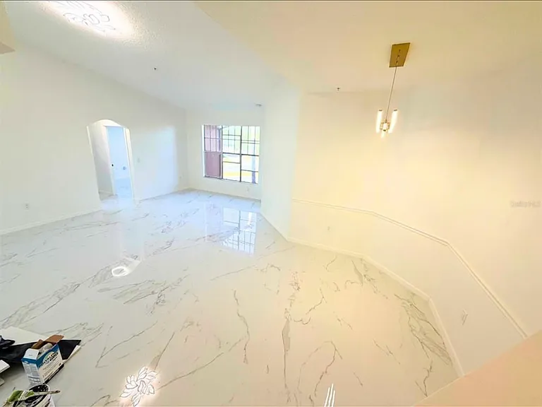 5560 Metrowest Blvd — Photo 8