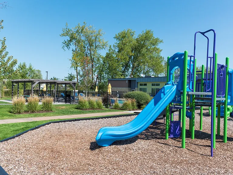 Shoreview Grand — Photo 42