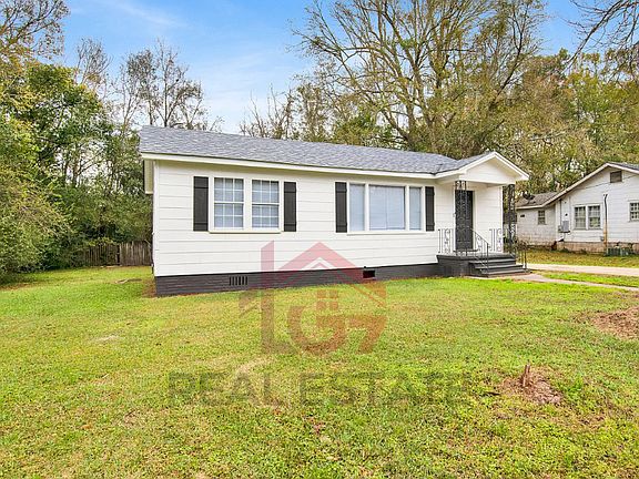 2nd image of 1507 Martin Dr E