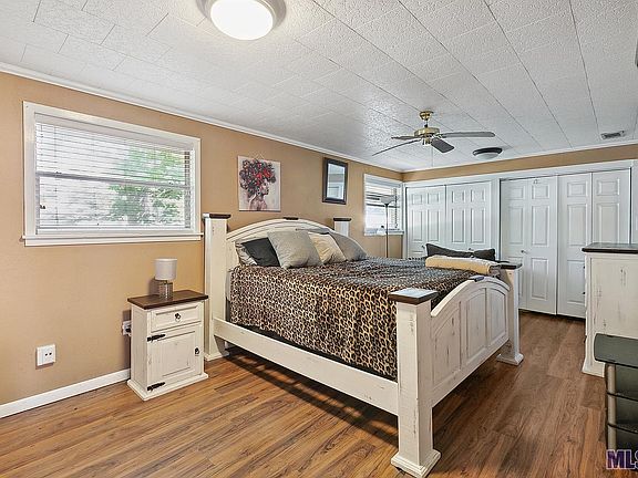 5th image of 1123 Avenue G