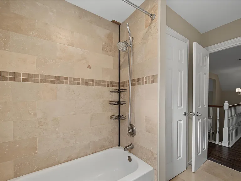 14135 Swallowfield Dr — Photo 37