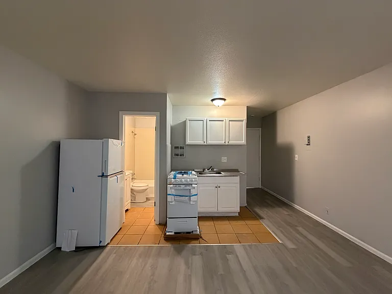 10 Walnut St #110 — Photo 6