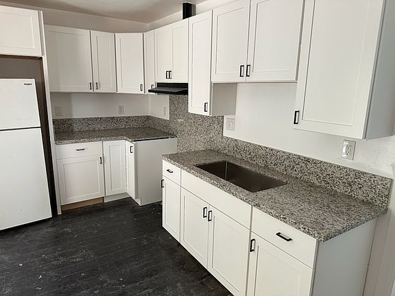 2nd image of 483 W 23rd St