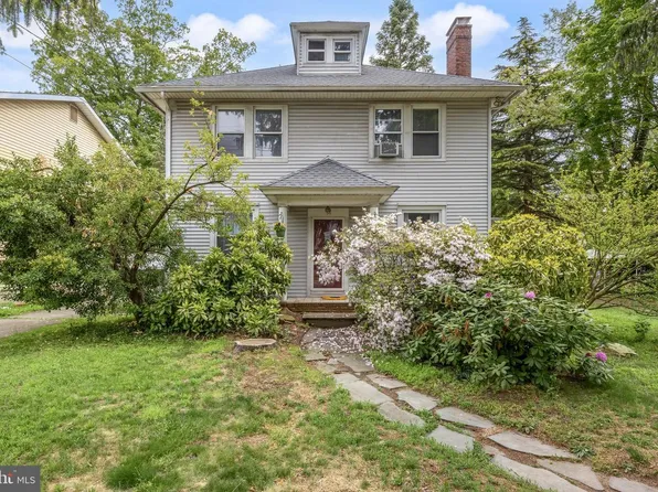 54 Warren St, Beverly, NJ 08010