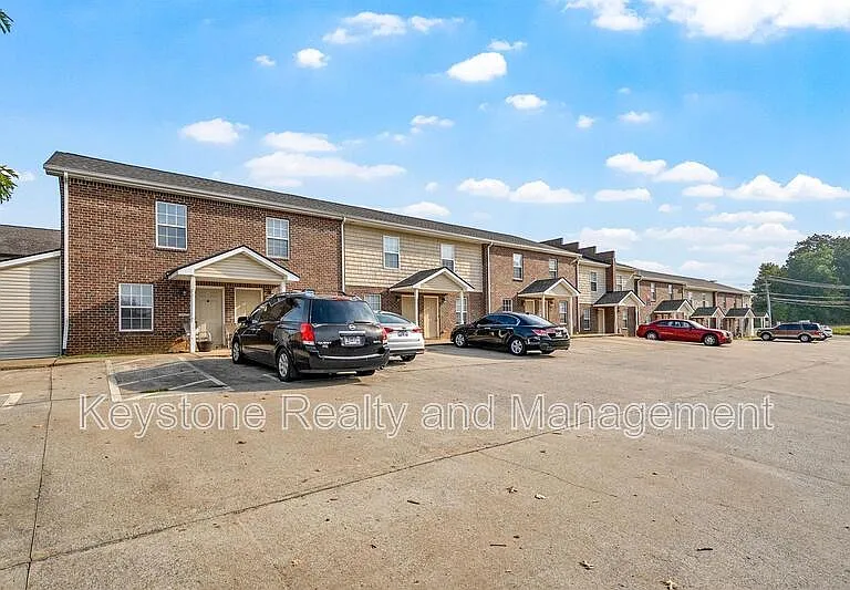 2296 McCormick Ln #J — Photo 1