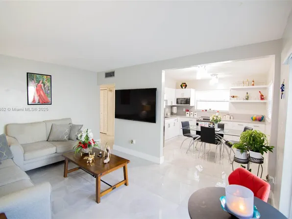 380 E 35th St #2110, Hialeah, FL 33013