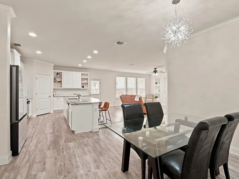 8828 Chavez Path — Photo 6