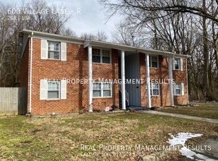 600 Village Ln #R, Newburgh, IN 47630