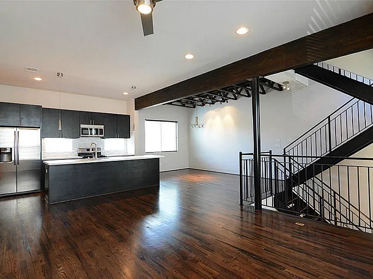 4708 Crawford St — Photo 9