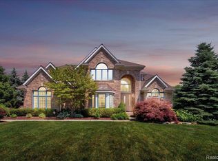 22390 Diamond Ct, Farmington Hills, MI 48335