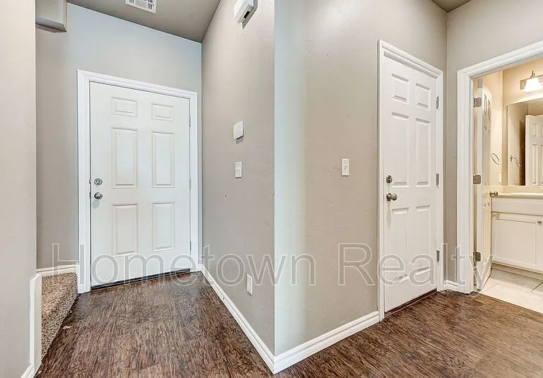 788 SW 13th St — Photo 4