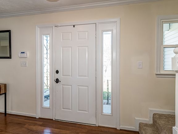 5th image of 456 Sonora Dr