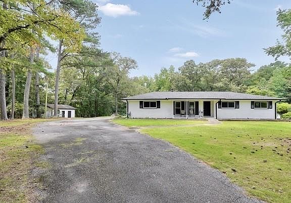 2nd image of 205 Elliott Rd