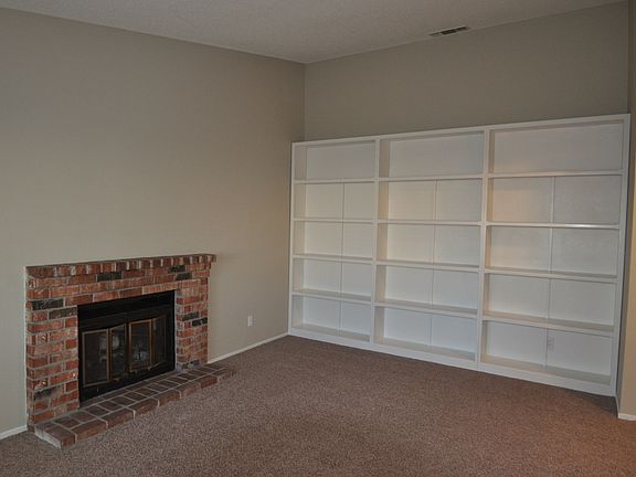 4th image of 8264 Hemingway Dr
