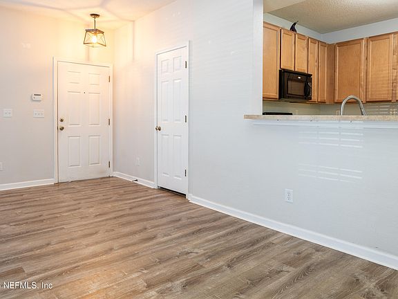 5th image of 575 OAKLEAF PLANTATION Parkway #1301