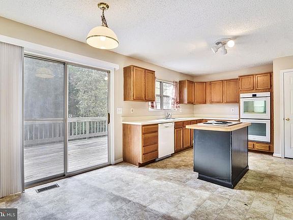 3rd image of 3481 Lacrosse Ct