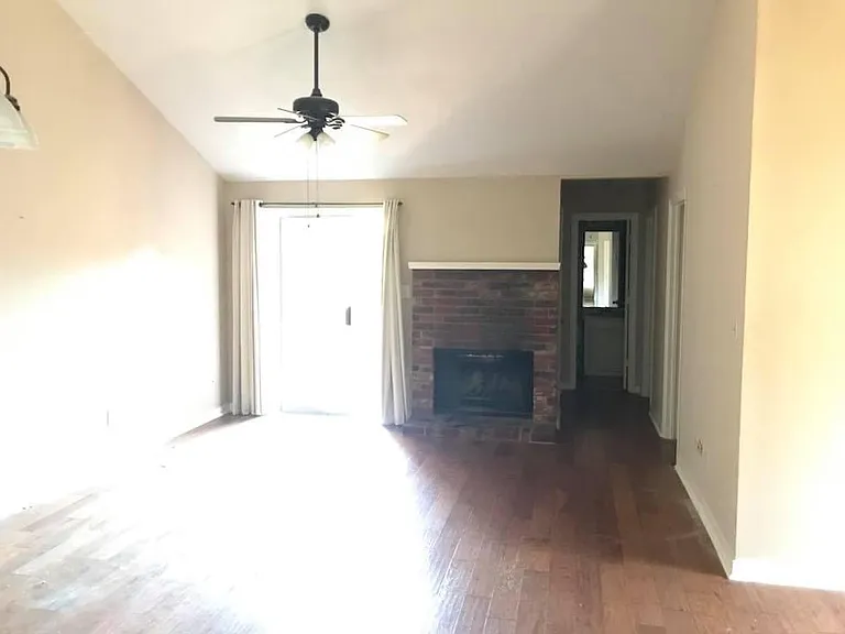 118 Glen Hollow Dr — Photo 4