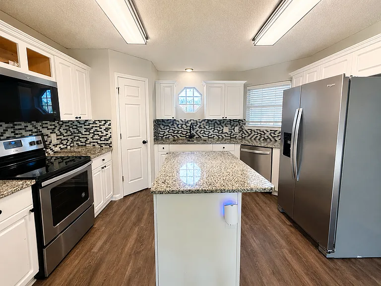 2722 Shalimar Dr — Photo 6