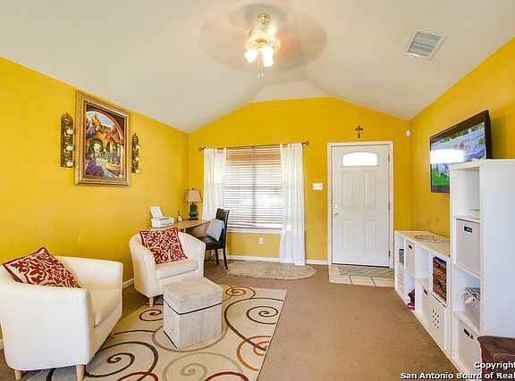 4th image of 10706 Gaylord Dr