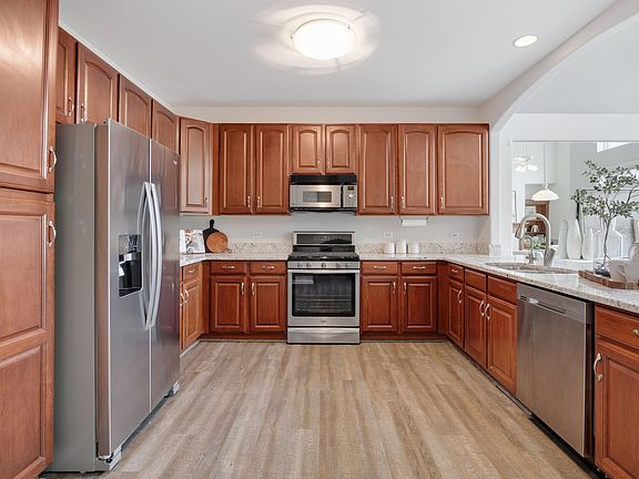 5th image of 305 Ashby Ct