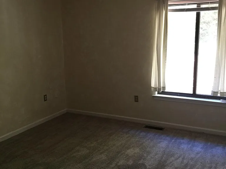 Bedroom 2 (upstairs) New Carpet
