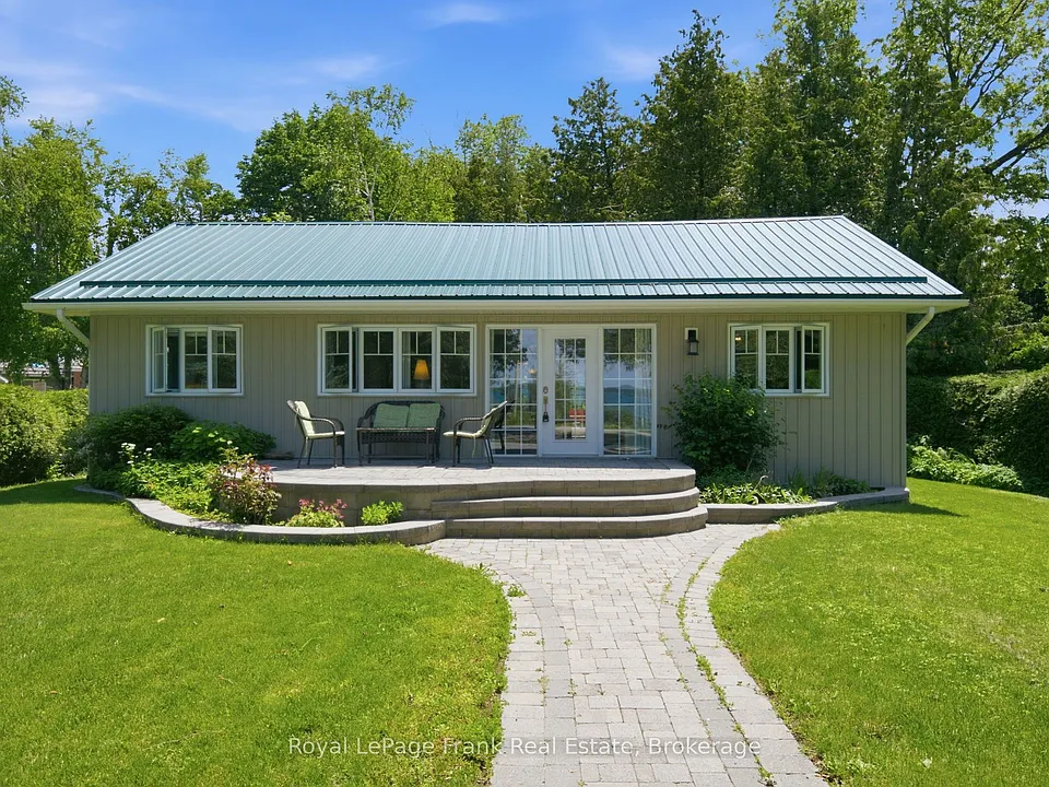 15 Lakeshore Rd